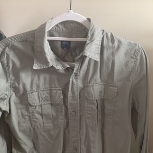 Gap kids army green cargo shirt. XXL (14-16)